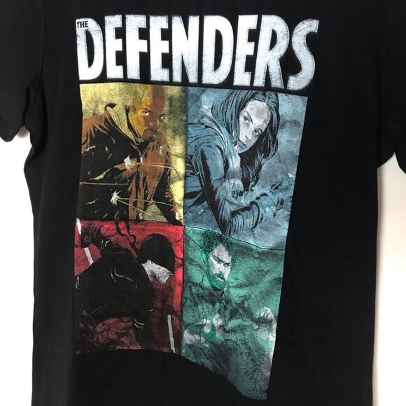 3/$20 Marvel Defenders NWT Junior Medium Black 100% Cotton Boxes Graphic T-Shirt - Picture 4 of 7